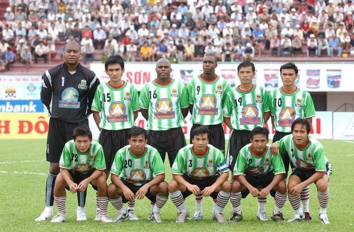 Chuyện anh em nhà Carlos: Sang Gạch Đồng Tâm Long An đá tiền đạo, về Brazil cho con học nghề trọng tài - Ảnh 2.