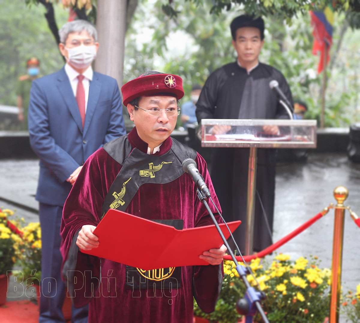 D&acirc;ng hương tưởng niệm c&aacute;c Vua H&ugrave;ng - Ảnh 1.