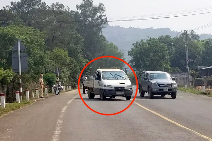 Bắt đối tượng cướp xe, đánh công an khi bị đưa đi cách ly