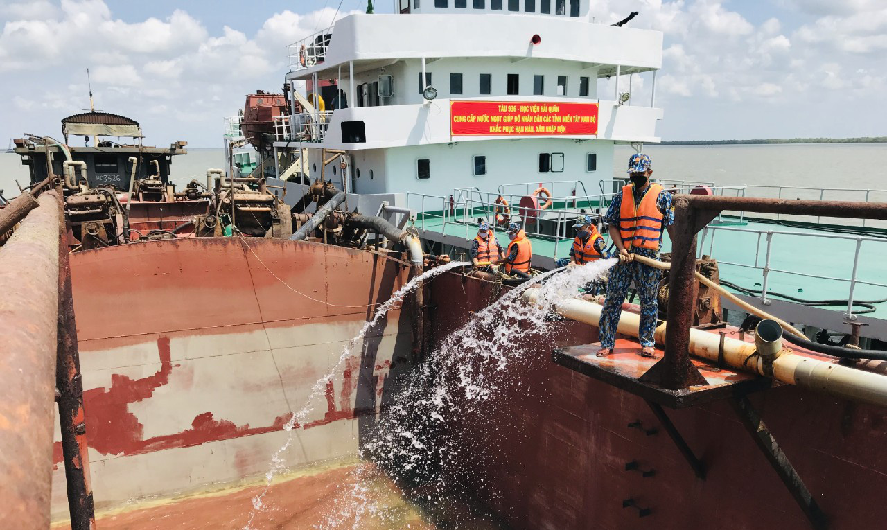 Giỗ Tổ Hùng Vương, Hải quân mang 1 triệu lít nước ngọt đến với bà con miền Tây