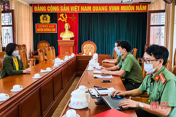 Đưa tin “chợ quê nghỉ” gây hoang mang trong dịch Covid-19, cô gái trẻ bị phạt 10 triệu đồng