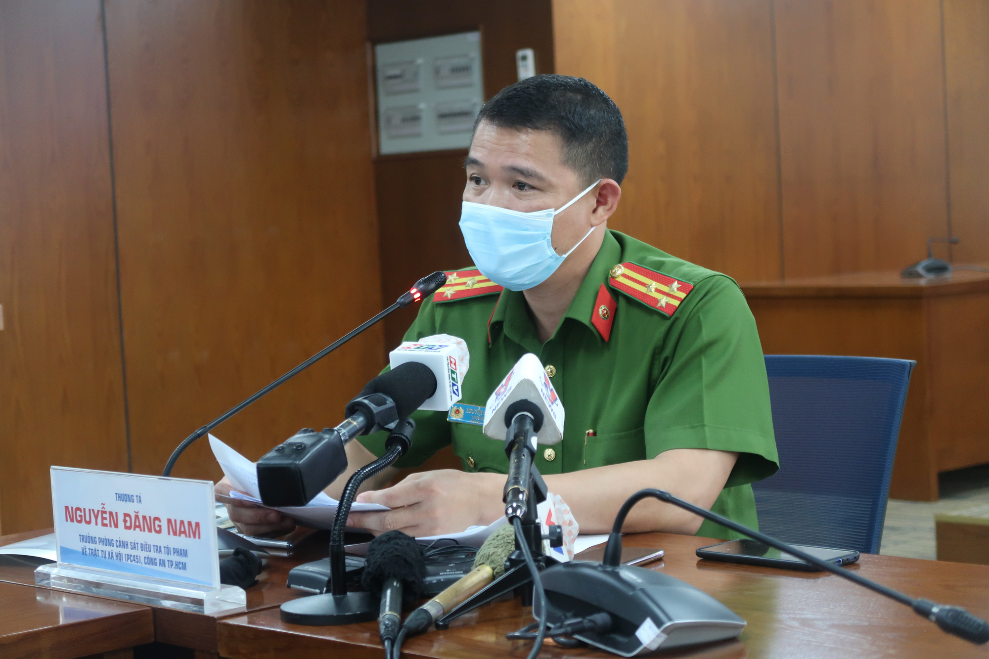 CLIP: Công an TP HCM thông tin chi tiết vụ dùng súng cướp cửa hàng Bách Hóa Xanh