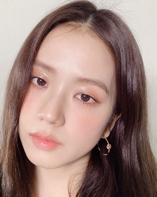 5 phong c&aacute;ch makeup mở đầu xu hướng năm 2020 - Ảnh 2.