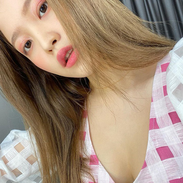 5 phong c&aacute;ch makeup mở đầu xu hướng năm 2020 - Ảnh 6.