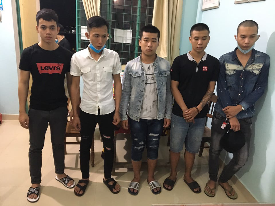 Quảng Nam: 5 nam, 1 nữ vào nhà nghỉ chơi ma túy