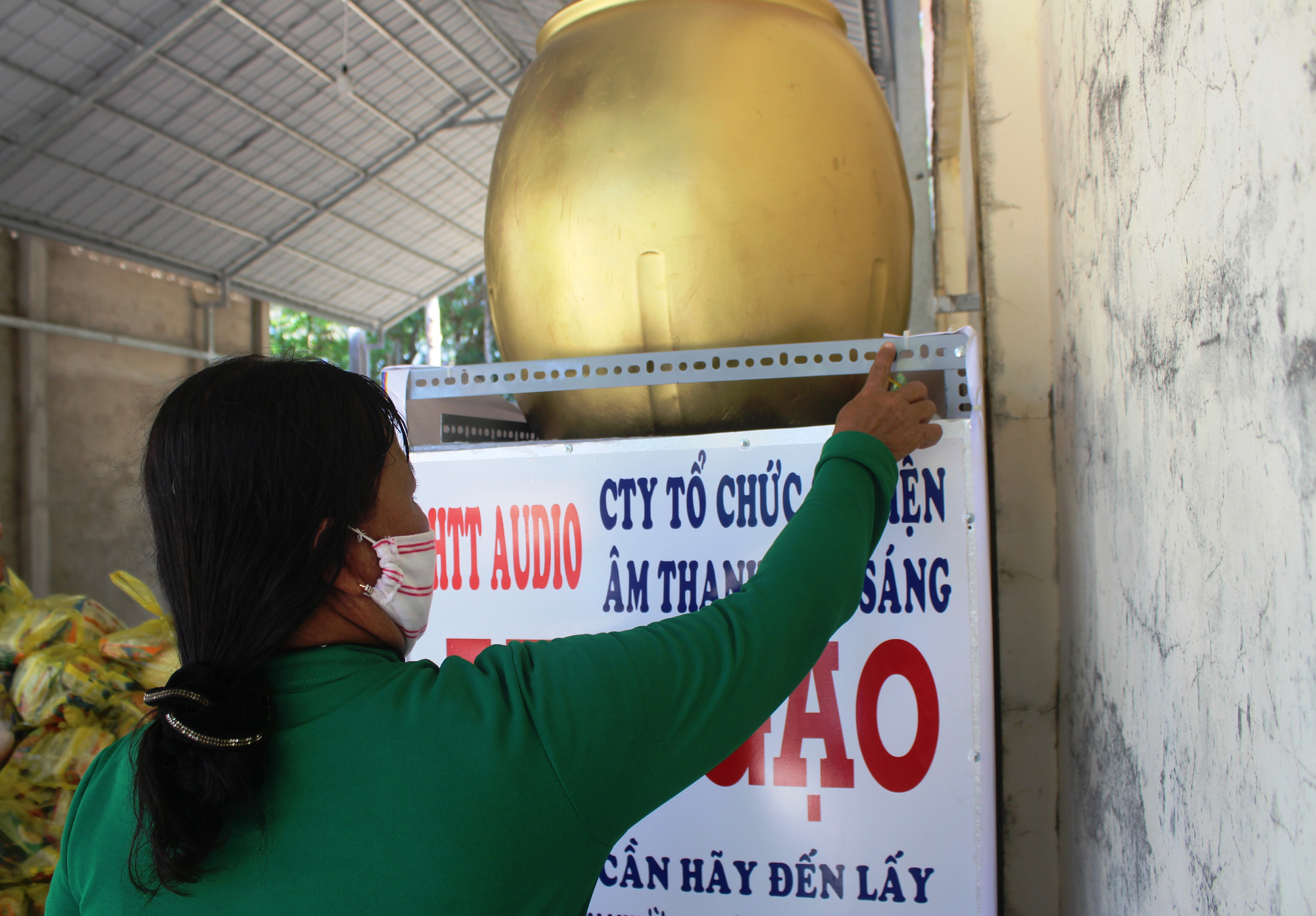 &ldquo;ATM gạo&rdquo; gi&uacute;p m&aacute;t l&ograve;ng người ngh&egrave;o v&ugrave;ng hạn mặn ở C&agrave; Mau, Bạc Li&ecirc;u v&agrave; Ki&ecirc;n Giang - Ảnh 18.