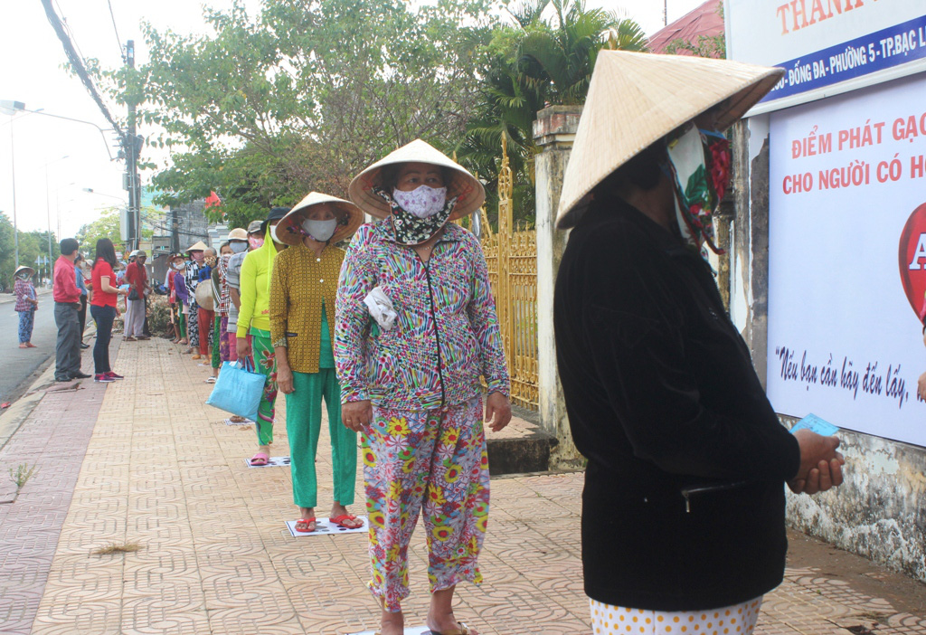 &ldquo;ATM gạo&rdquo; gi&uacute;p m&aacute;t l&ograve;ng người ngh&egrave;o v&ugrave;ng hạn mặn ở C&agrave; Mau, Bạc Li&ecirc;u v&agrave; Ki&ecirc;n Giang - Ảnh 20.