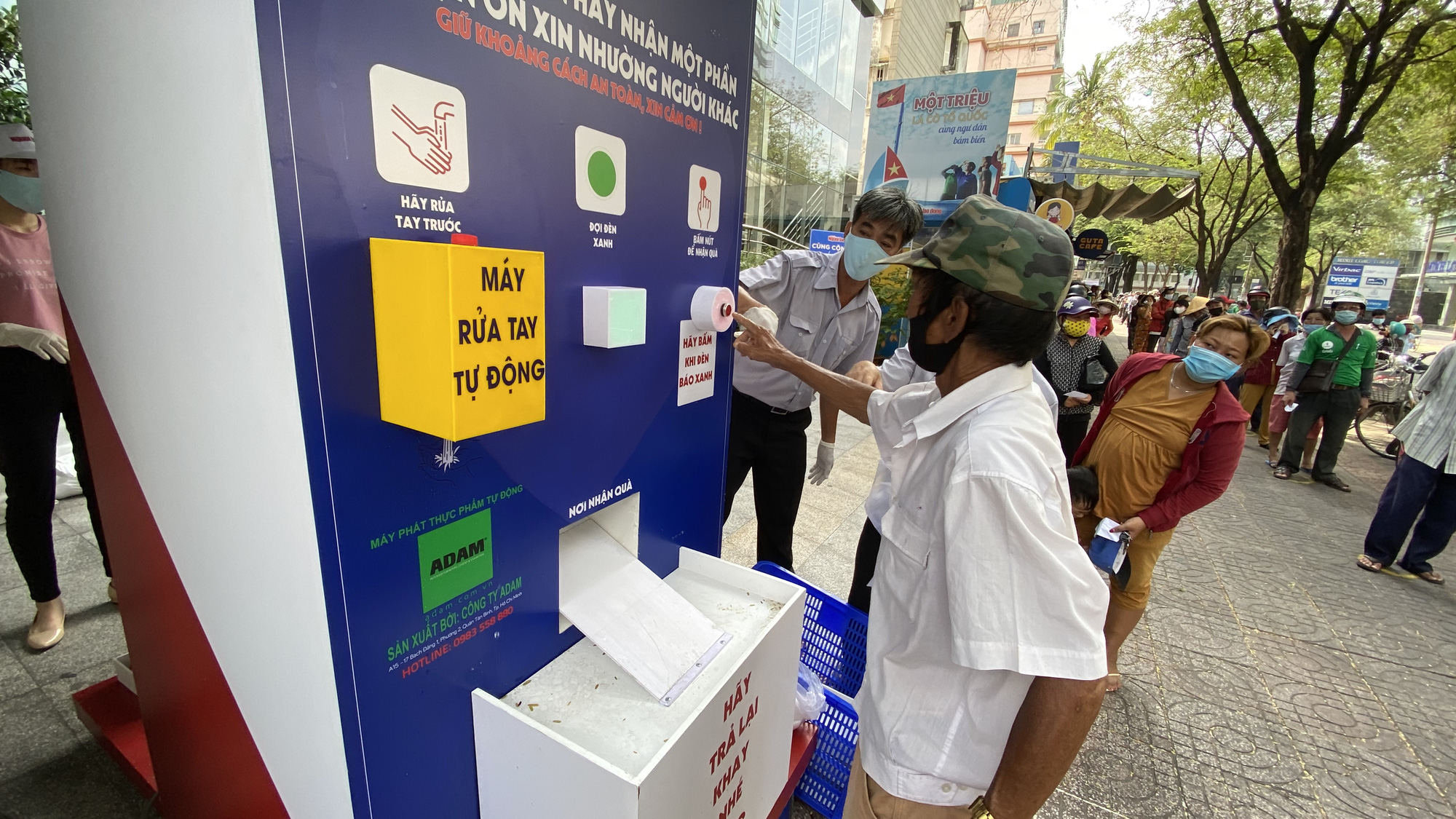 "ATM thực phẩm" cung cấp hơn 1.000 phần quà trong 3 ngày
