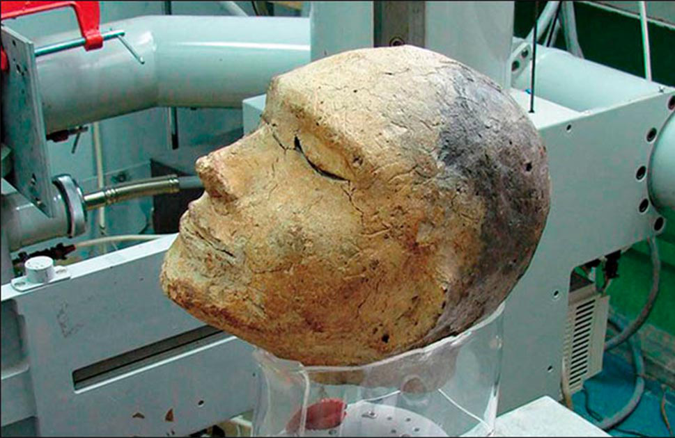 Bí ẩn hài cốt không giống người bên trong mặt nạ tử thần 2.100 tuổi