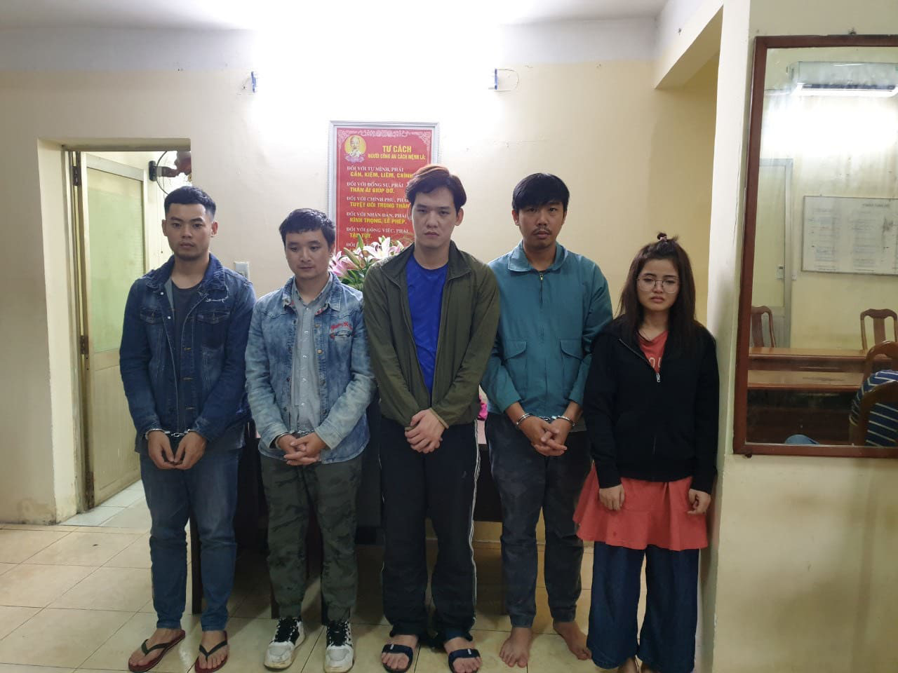C&ocirc;ng an TP HCM bắt nh&oacute;m người Trung Quốc cho vay l&atilde;i suất cắt cổ - Ảnh 1.