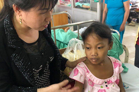 Không cần nhiều tiền, có lòng ắt giúp được người