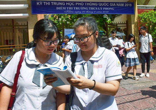 Tổ chức thi chỉ để tốt nghiệp: Không ổn!