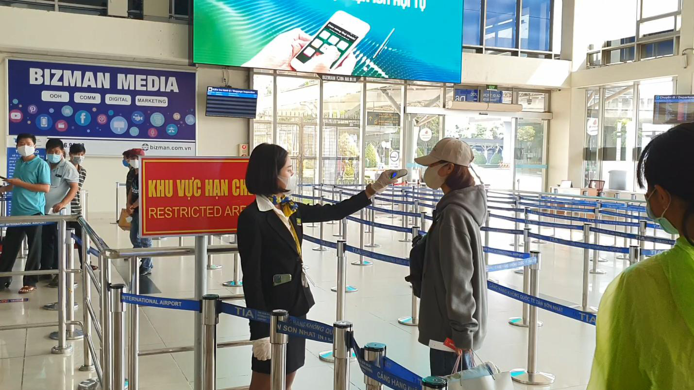 H&agrave;ng kh&ocirc;ng tăng chuyến, gi&aacute; v&eacute; m&aacute;y bay giảm - Ảnh 2.