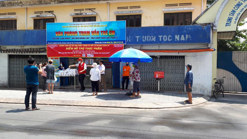 Chung tay chống dịch Covid-19, Masan Consumer trao tặng 10.000 suất ăn tại TP HCM - Ảnh 1.