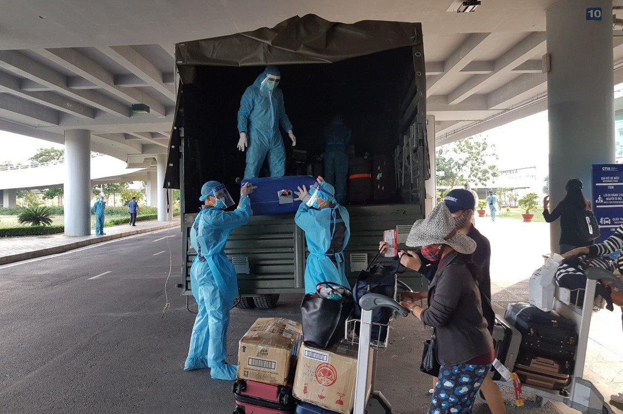215 người Việt từ Singapore về nước tại s&acirc;n bay Cần Thơ như thế n&agrave;o? - Ảnh 14.