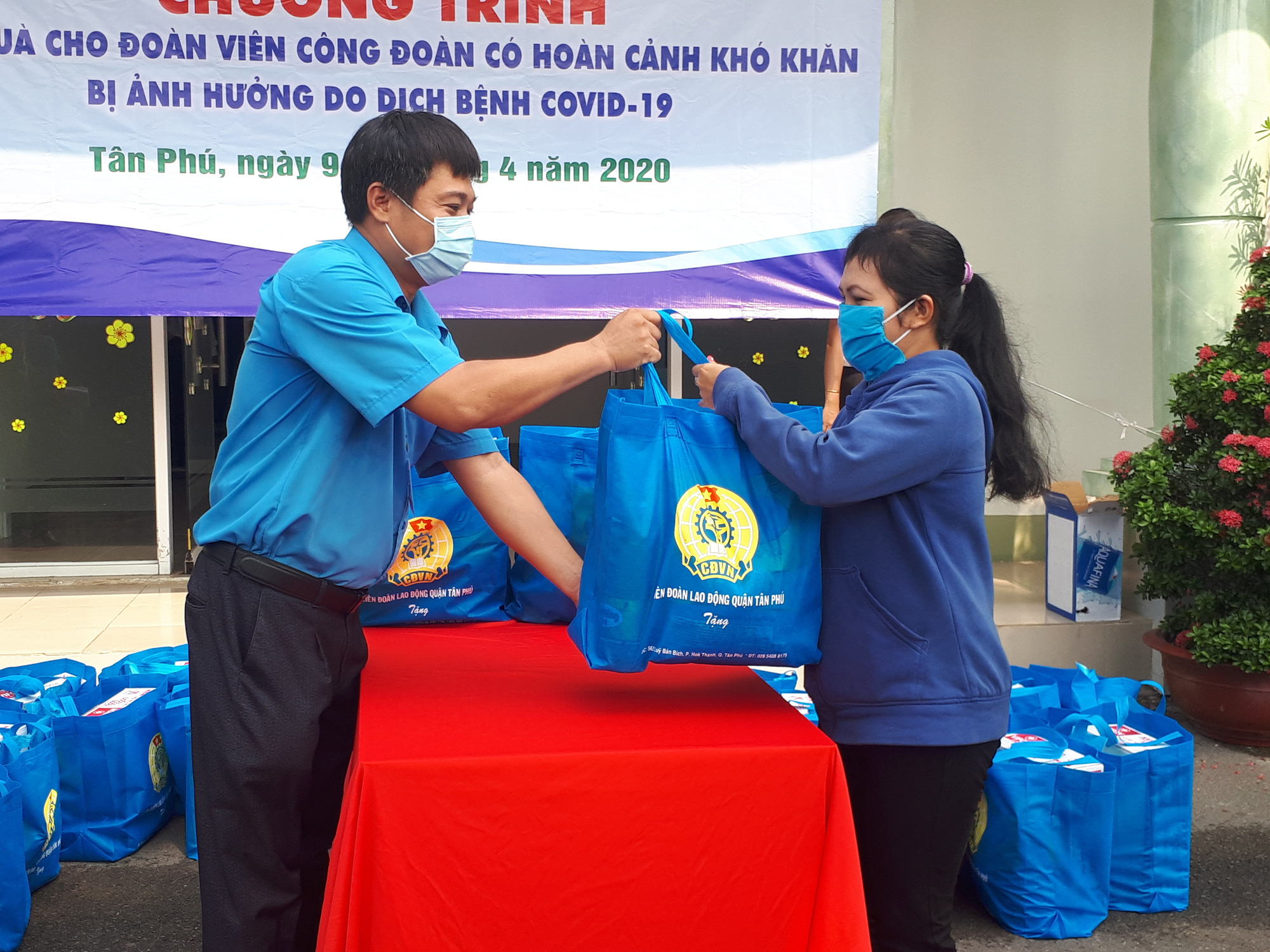Dốc sức chăm lo cho đoàn viên - lao động