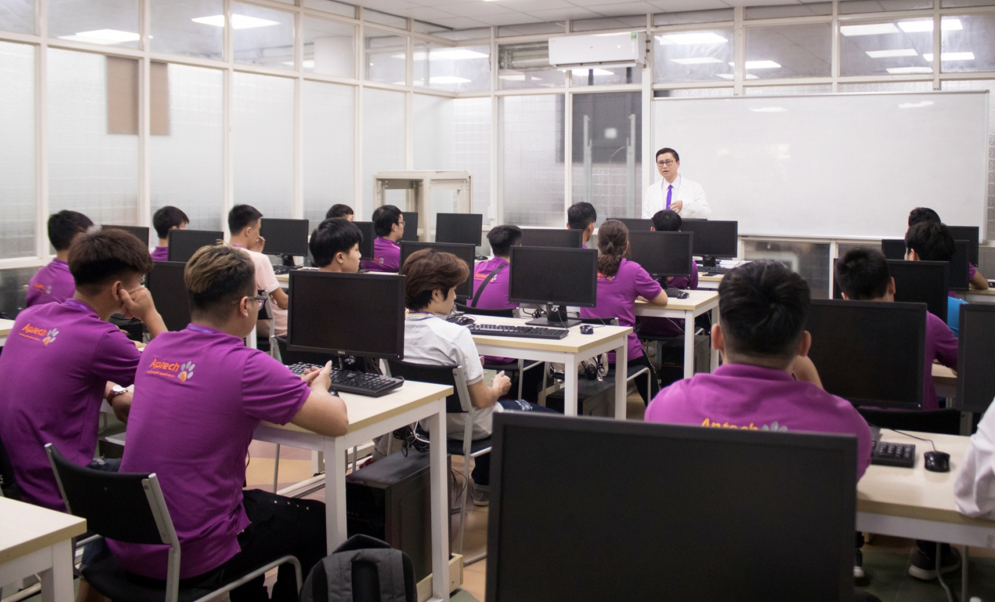 Chuẩn bị nguồn nhân lực sau dịch bệnh