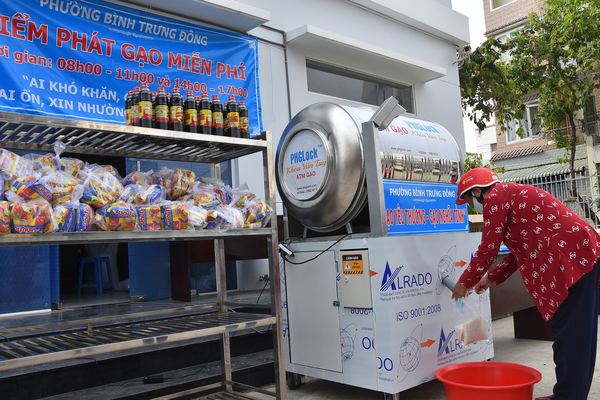&ldquo;Ai kh&oacute; h&atilde;y lập tức đến đ&acirc;y nh&eacute;! - Ảnh 1.