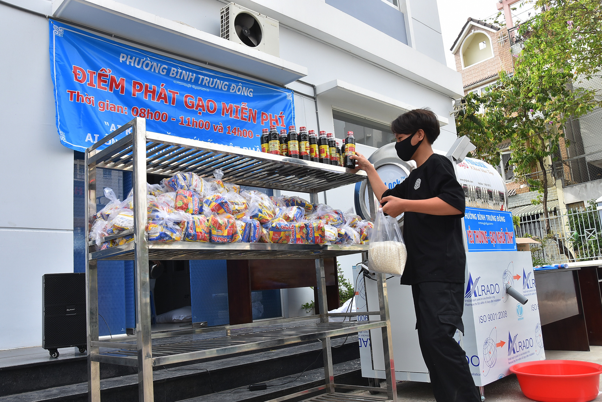 &ldquo;Ai kh&oacute; h&atilde;y lập tức đến đ&acirc;y nh&eacute;! - Ảnh 5.