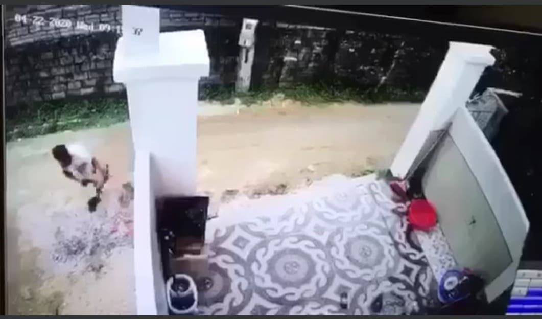 L&ugrave;i xe tải c&aacute;n chết b&eacute; hơn 1 tuổi rồi phi tang: T&agrave;i xế v&agrave; nạn nh&acirc;n c&oacute; quan hệ họ h&agrave;ng - Ảnh 1.