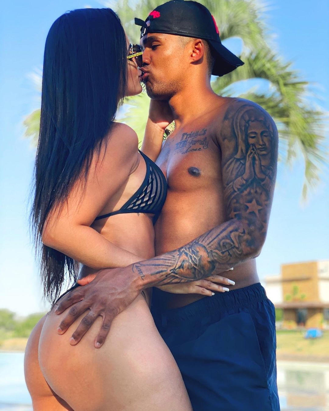 Ngắm c&ocirc; n&agrave;ng bốc lửa c&oacute; 417 ng&agrave;n lượt theo d&otilde;i của Douglas Costa - Ảnh 8.