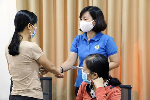 Bình Dương: Nhiều chính sách hỗ trợ công nhân mất việc, ngừng việc