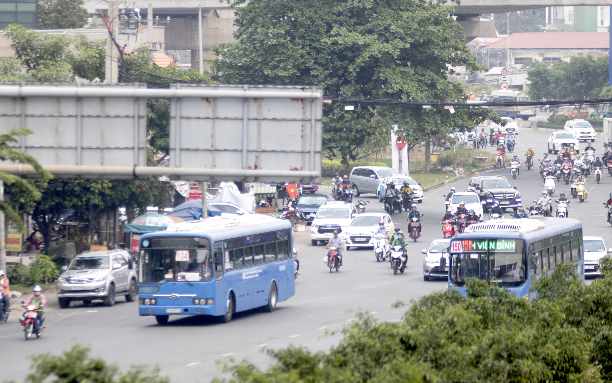 Một tuyến xe bu&yacute;t hoạt động trở lại ở TP HCM - Ảnh 1.