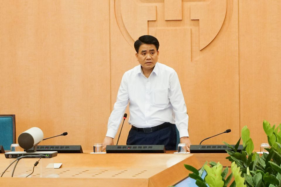 Chủ tịch Hà Nội: Dự kiến cấm cửa hàng không thiết yếu mở cửa trước 9 giờ