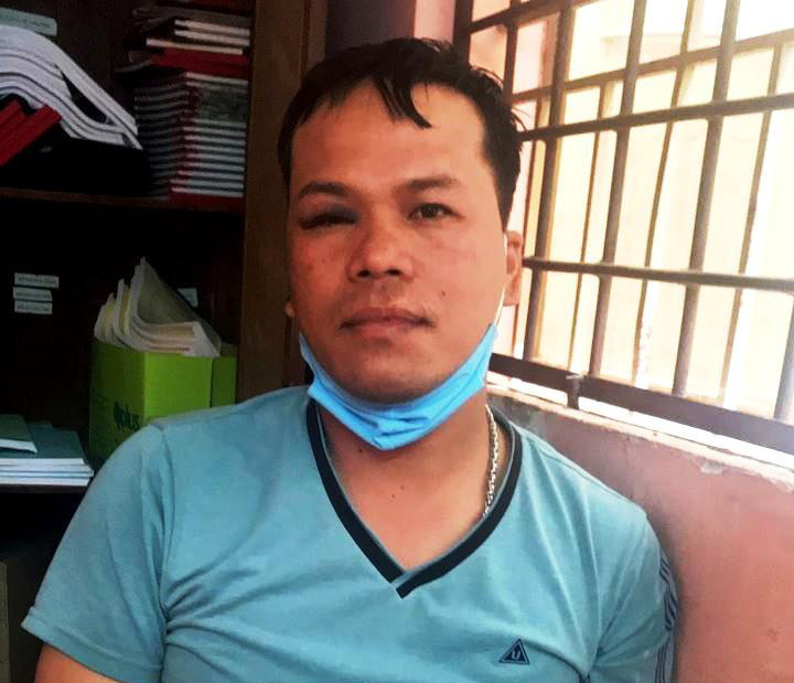 Bị đánh hội đồng, thanh niên vung dao đâm loạn xạ khiến 2 người trọng thương