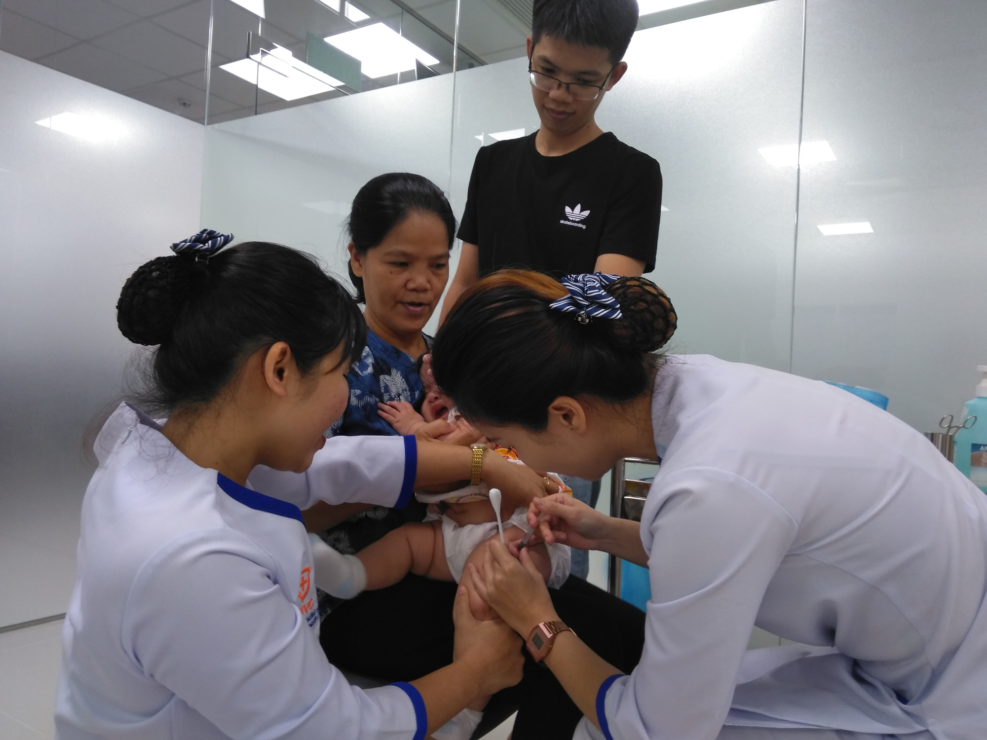 Sở Y tế TP HCM yêu cầu hỏa tốc về tiêm chủng an toàn mùa Covid-19