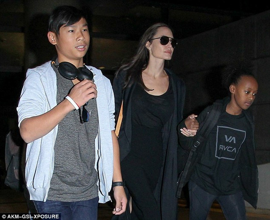 Angelina Jolie: Khó làm cha mẹ hoàn hảo thời giãn cách xã hội! - Ảnh 3.