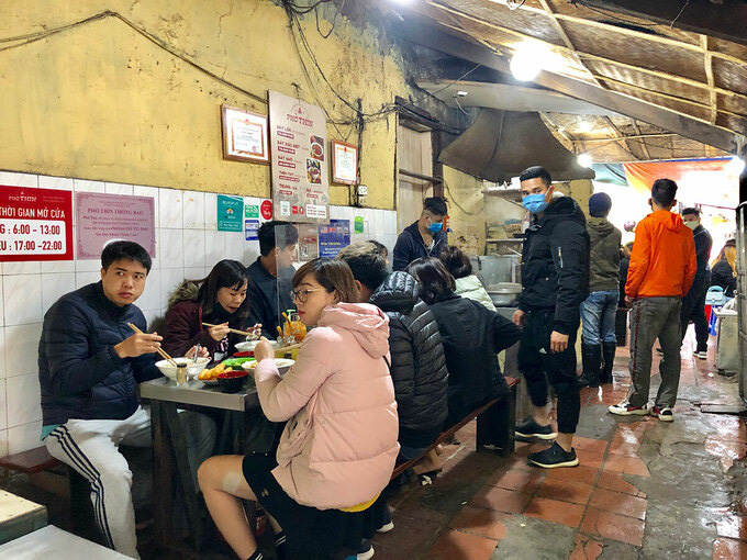 Món ngon phố cổ Hà Nội mở cửa sau cách ly - Ảnh 1.