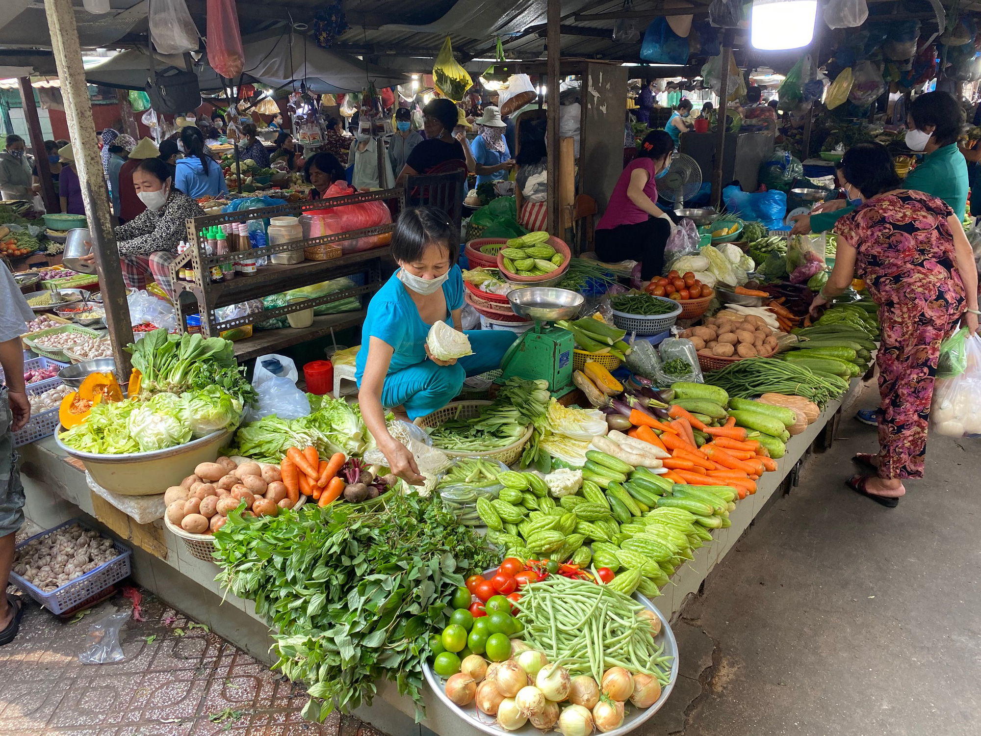 Dịp lễ, một số mặt hàng thủy hải sản tăng giá nhẹ