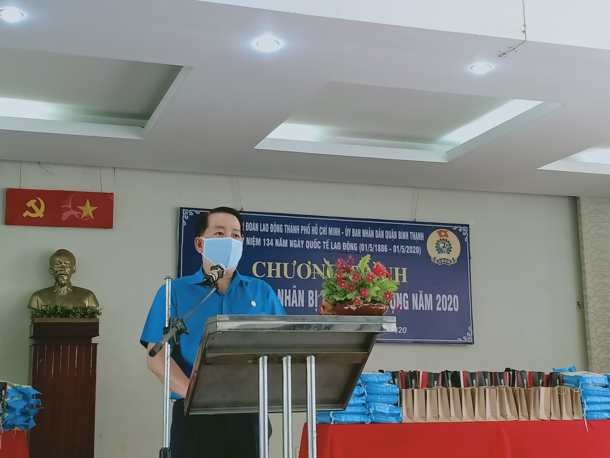 Chia sẻ c&ugrave;ng c&ocirc;ng nh&acirc;n bị tai nạn lao động - Ảnh 2.