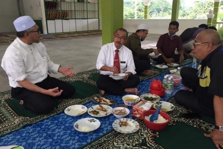 Malaysia phạt thứ trưởng y tế tụ tập trong dịch Covid-19