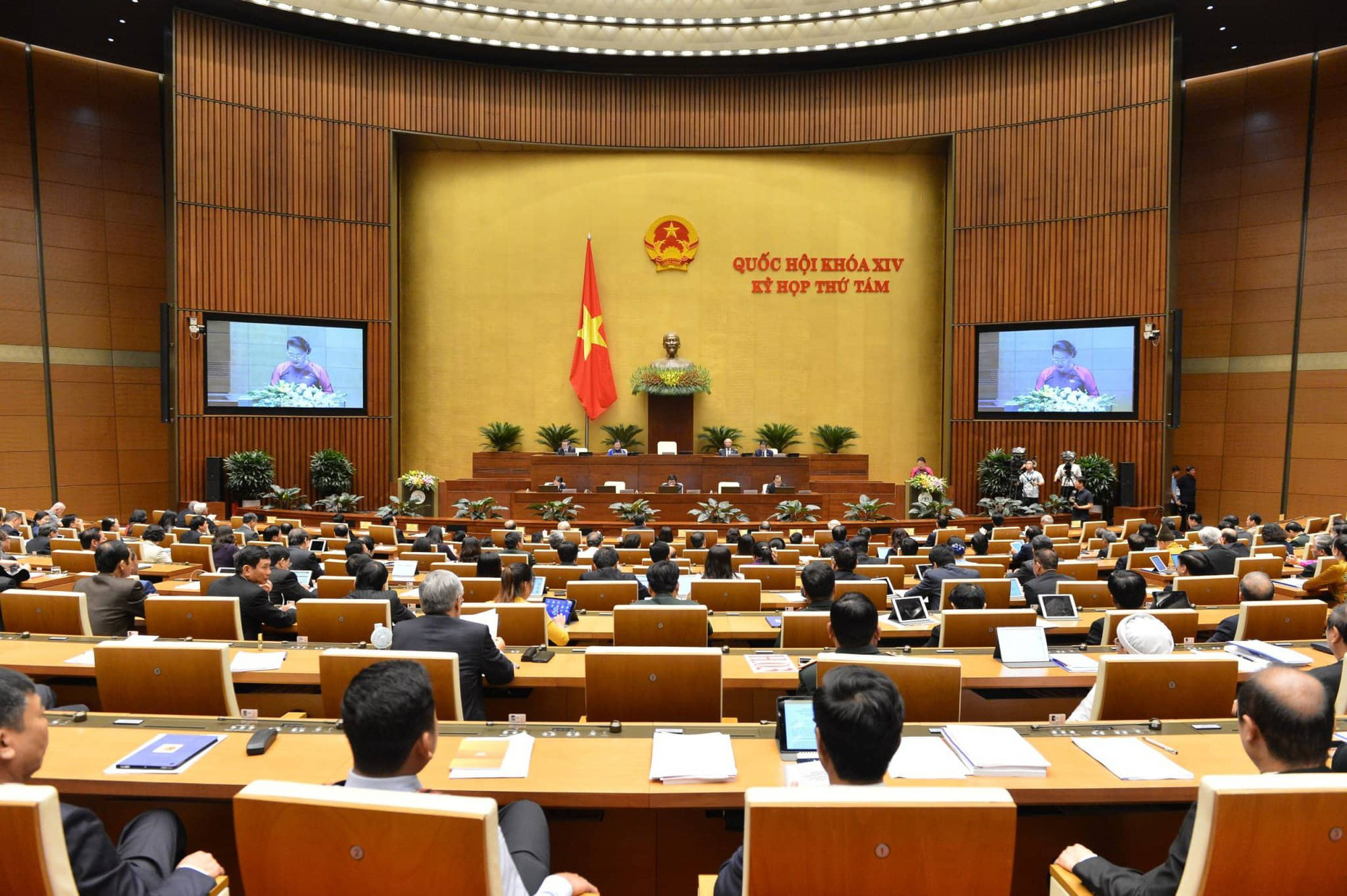Kỳ họp thứ 9 Quốc hội khóa XIV dành phần lớn thời gian họp trực tuyến - Ảnh 2.