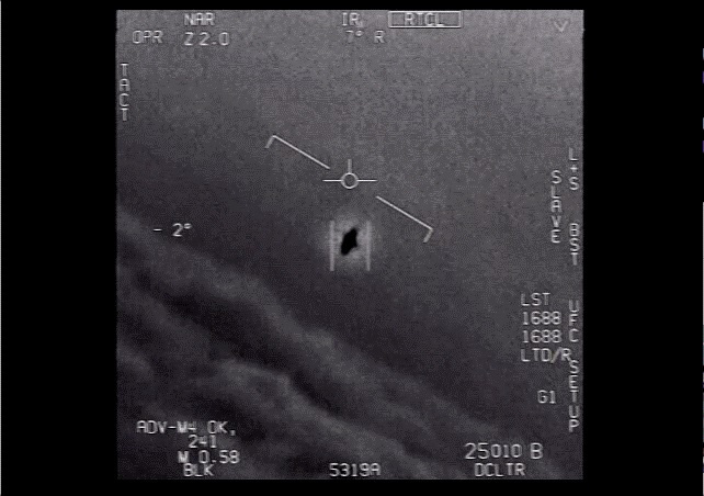Lầu Năm G&oacute;c ch&iacute;nh thức c&ocirc;ng bố video về UFO - Ảnh 3.