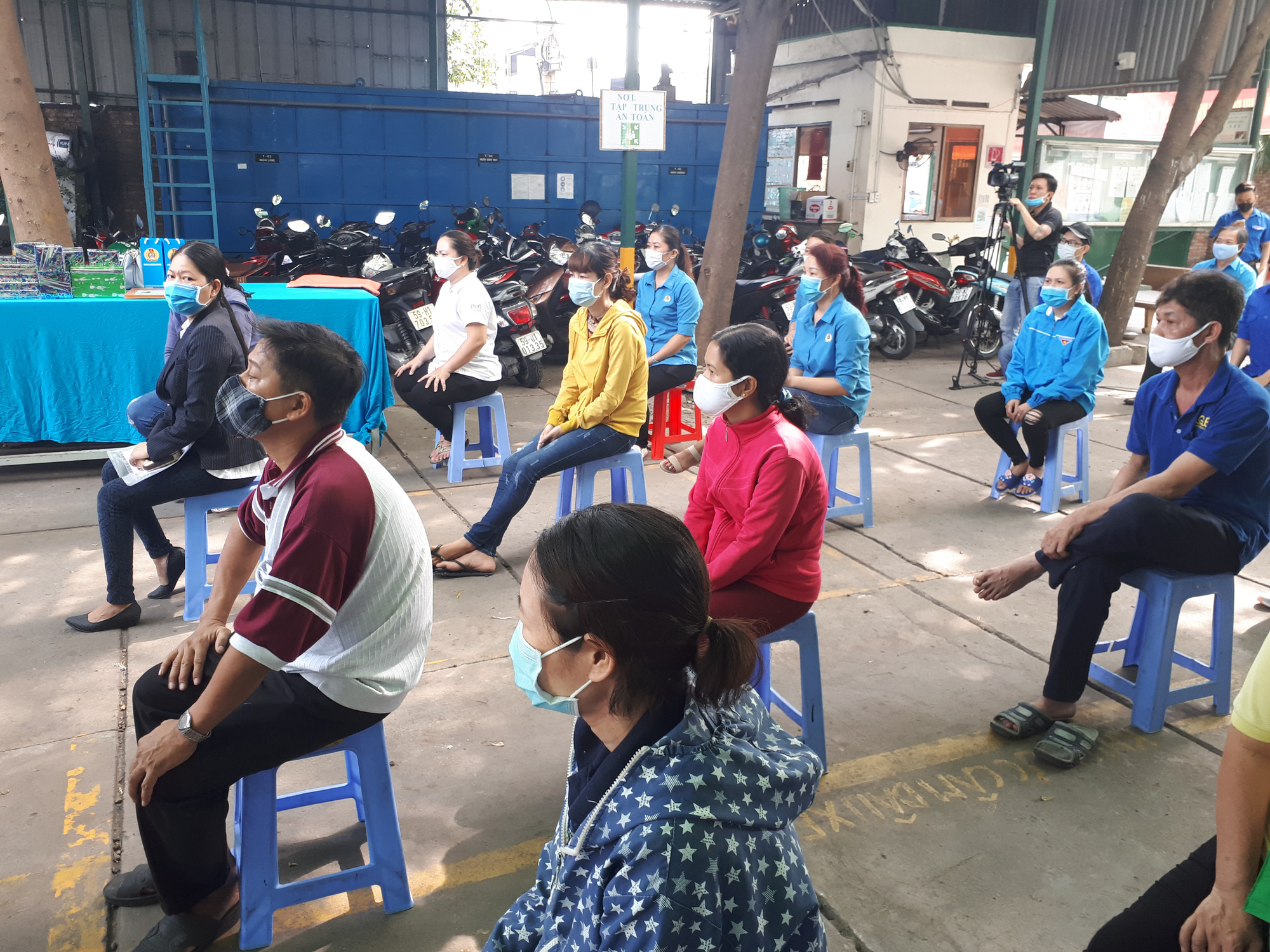 Nhiều chương tr&igrave;nh ph&uacute;c lợi cho đo&agrave;n vi&ecirc;n, người lao động - Ảnh 1.