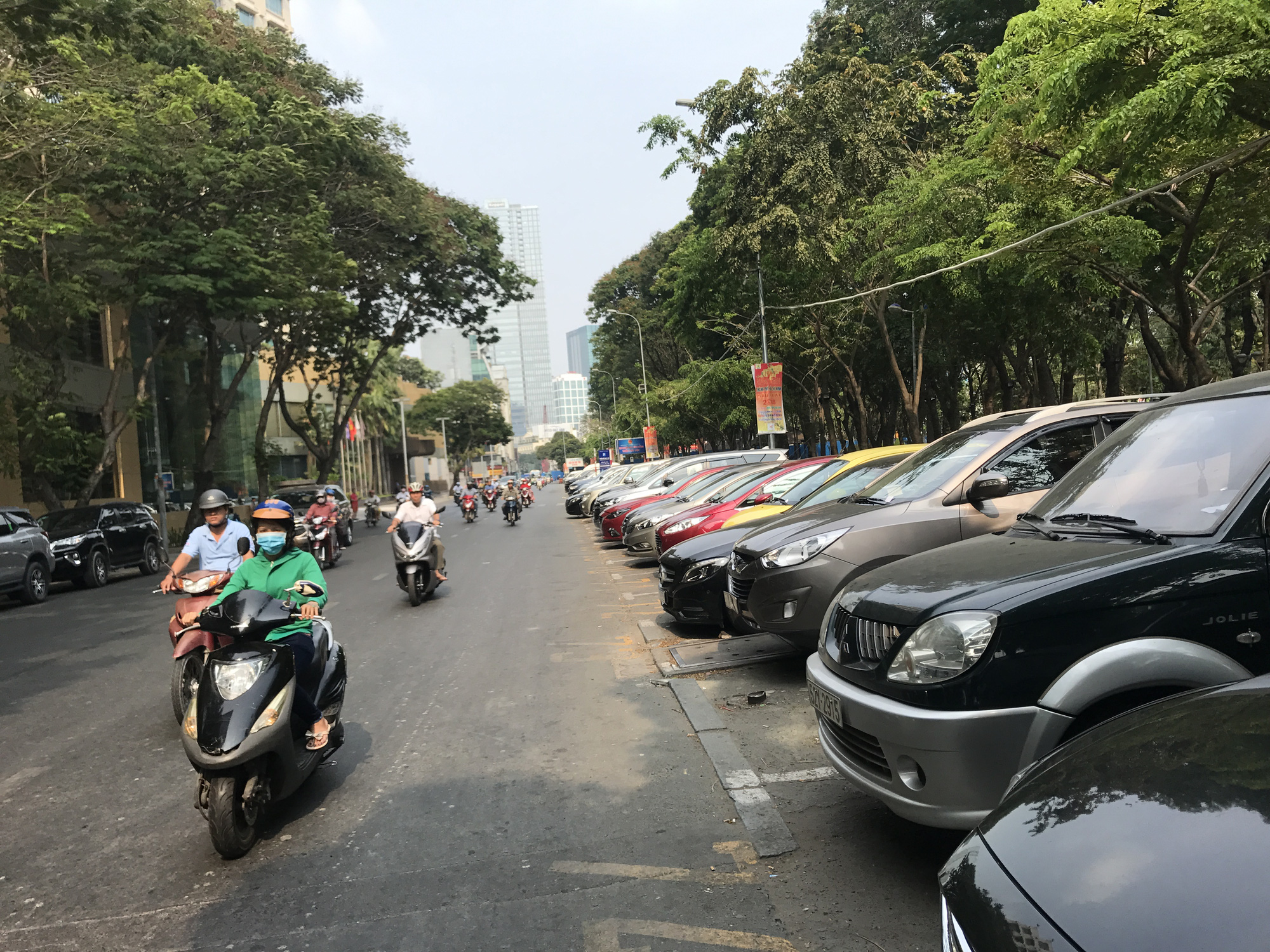 Người dân bị đe dọa, cưỡng đoạt tiền tại bãi đỗ thu phí ôtô của TP HCM