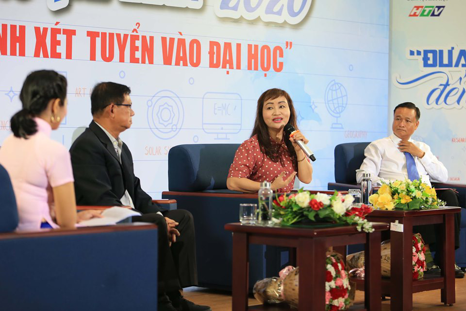 Trực tuyến Đưa trường học đến th&iacute; sinh: Điều chỉnh x&eacute;t tuyển ĐH ra sao? - Ảnh 10.