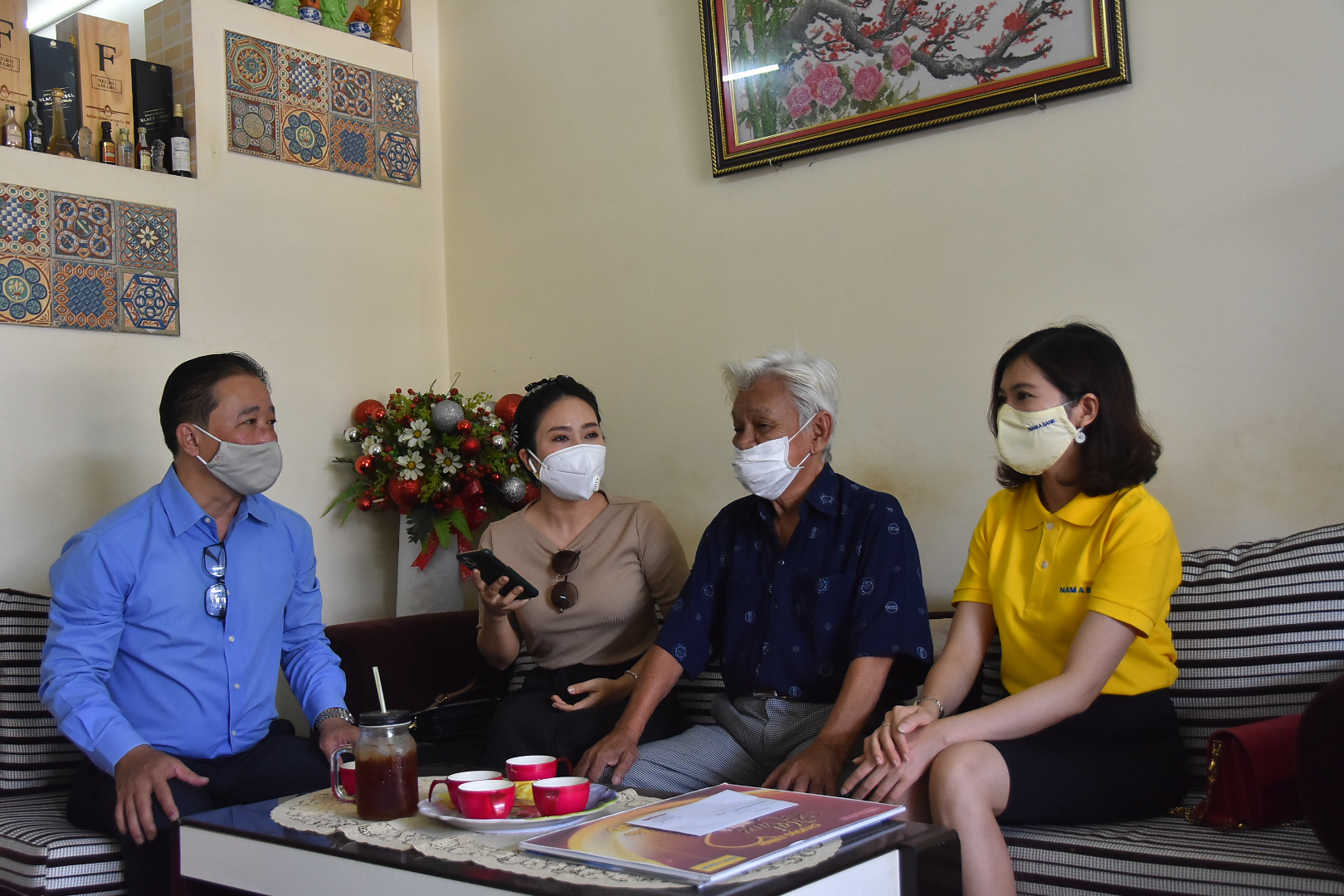 Mai Vàng nhân ái đến thăm nhạc sĩ Mặc Thế Nhân, nghệ sĩ Điền Phong và Kim Huyền - Ảnh 5.