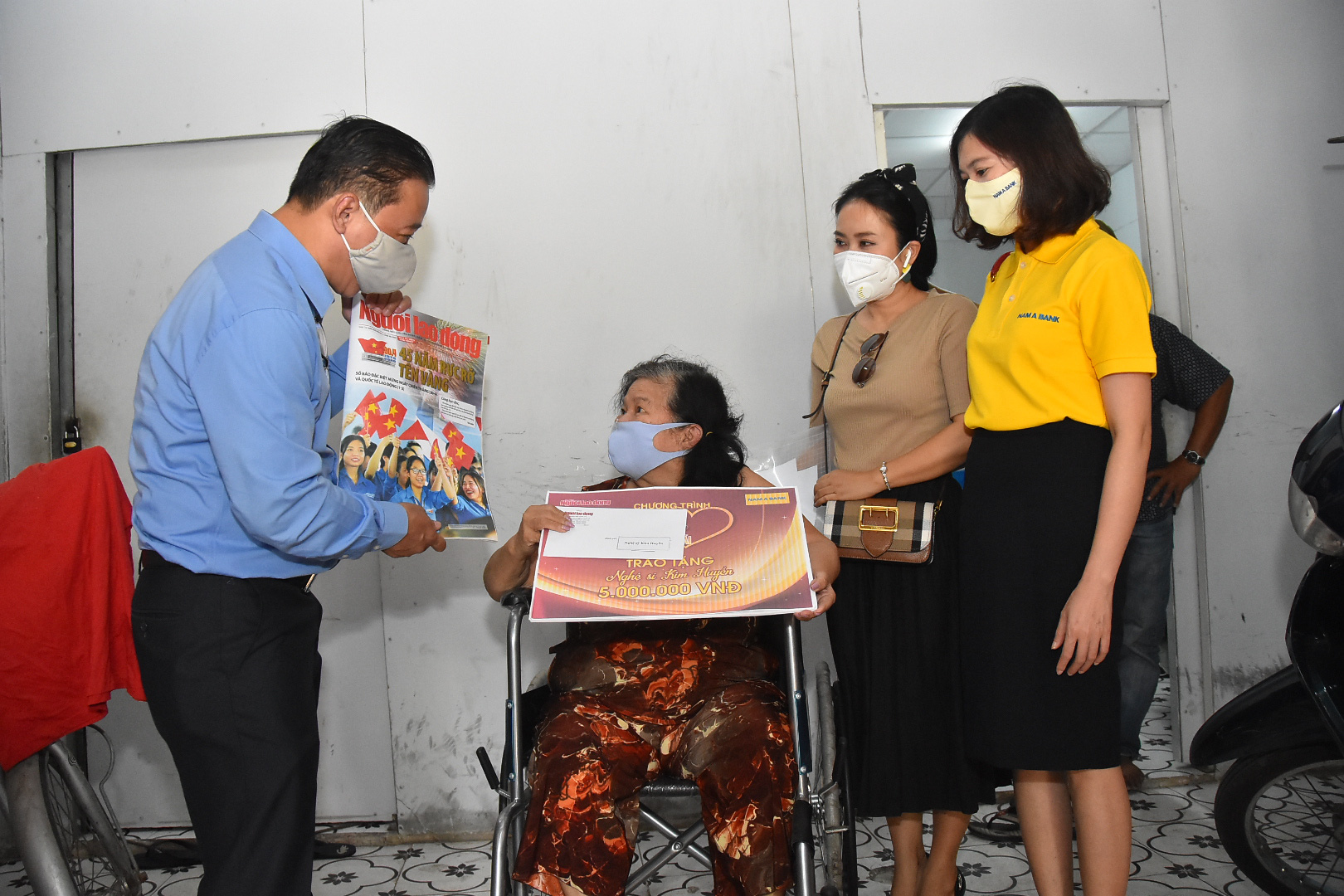 Mai Vàng nhân ái đến thăm nhạc sĩ Mặc Thế Nhân, nghệ sĩ Điền Phong và Kim Huyền - Ảnh 6.