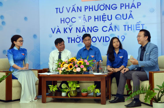 Hướng nghiệp miễn phí qua ứng dụng công nghệ