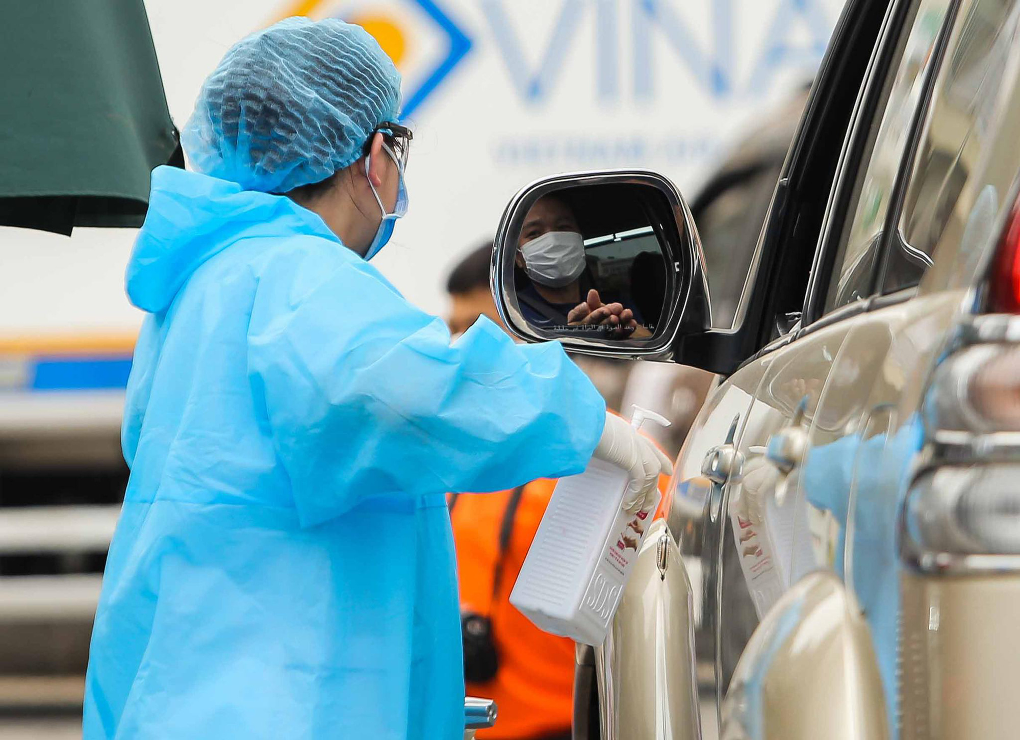 VN ghi nhận 239 ca Covid-19, thêm 1 ca tại ổ dịch Bệnh viện Bạch Mai - Ảnh 1.