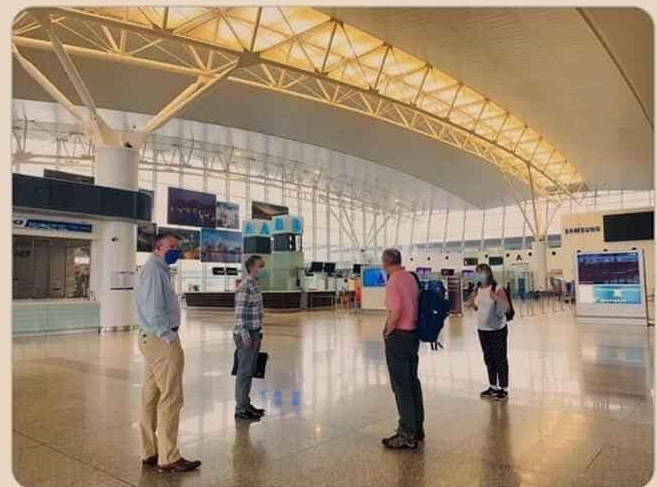Không có chuyện đại sứ quán các nước cảnh báo người dân rời khỏi Việt Nam gấp