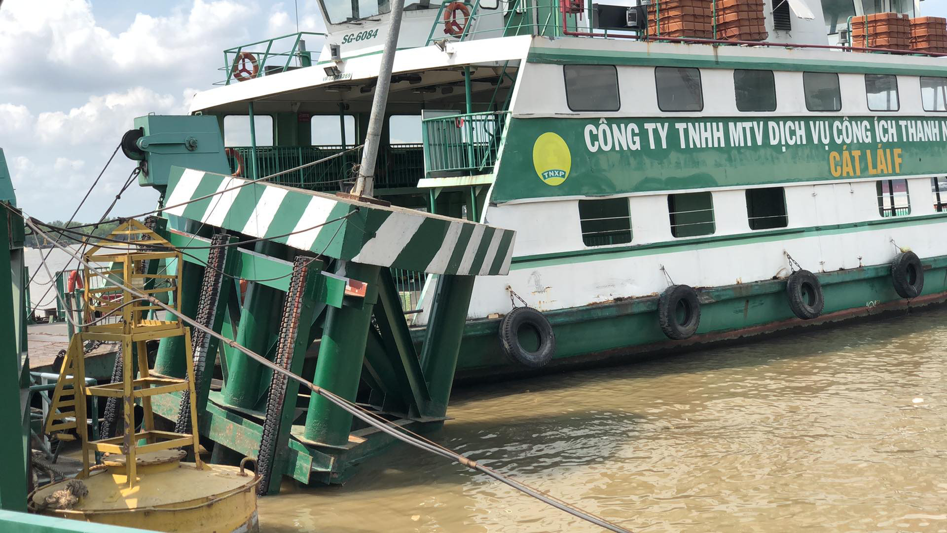 Mất 3 tháng khắc phục sự cố tàu biển va chạm ở phà Cát Lái