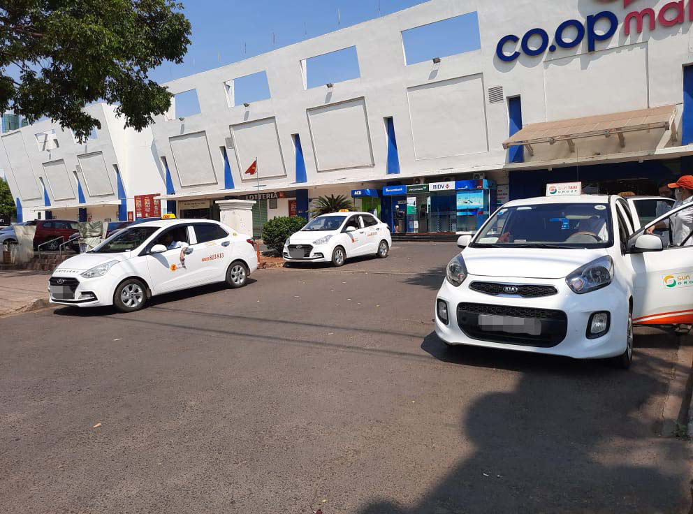 Đắk Lắk quyết định dừng xe buýt, taxi chỉ hoạt động cấp cứu