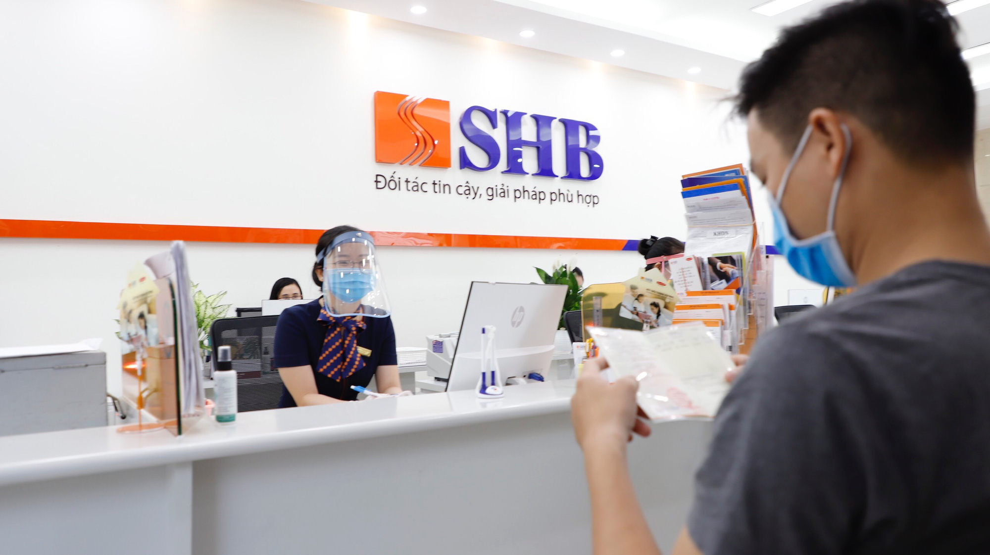 SHB tung gói tín dụng 25.000 tỉ đồng, giảm lãi suất tối thiểu 2%/năm