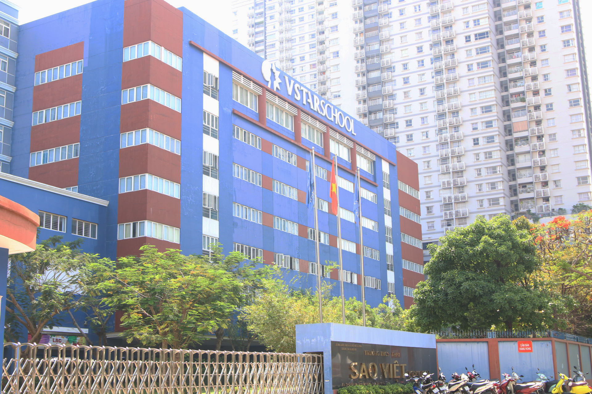 Sau khi phụ huynh phản ứng, Trường VStar thông báo hoàn 100% học phí