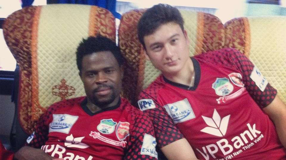 Thủ m&ocirc;n số 1 lịch sử HAGL: B&ecirc;nh vực Đặng Văn L&acirc;m, về Nigeria vẫn chưa giải nghệ - Ảnh 3.